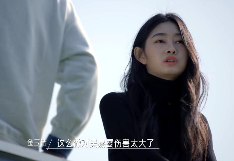 面对同一个单身暖男，两个高情商女人的不同选择