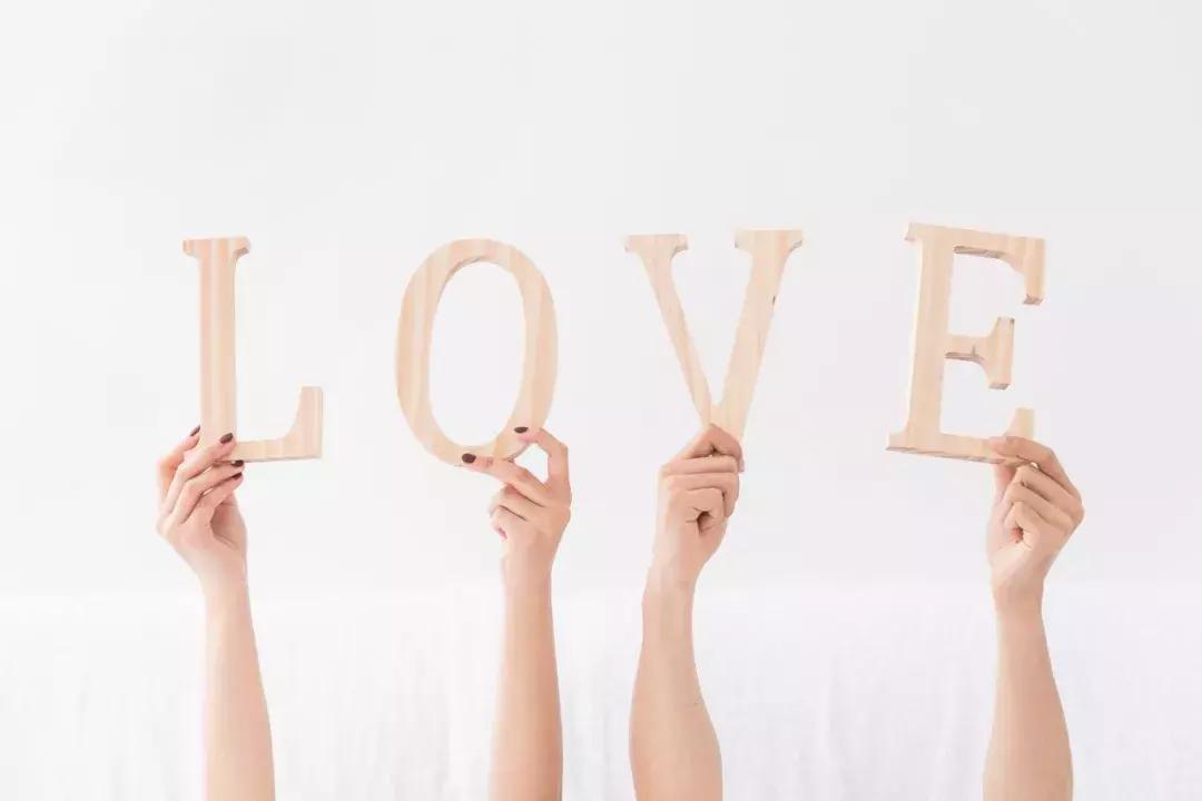 父母发现18岁女儿的情趣用品：性教育缺失带来的“性困扰”