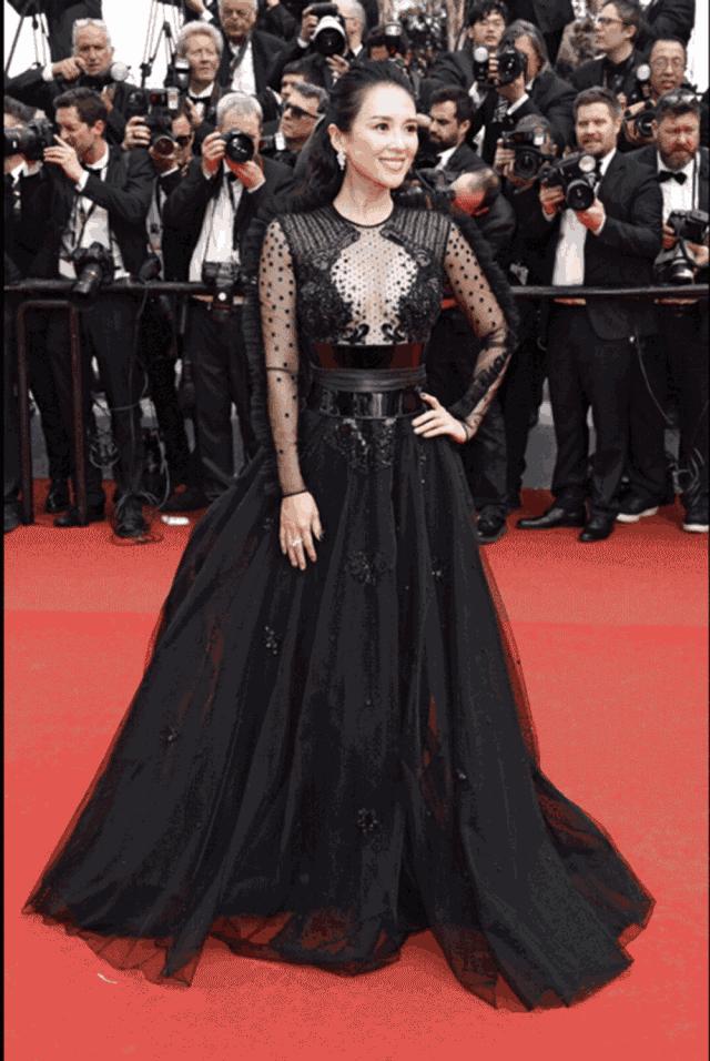 章子怡最惊艳的穿着,章子怡一个眼神霸气全开