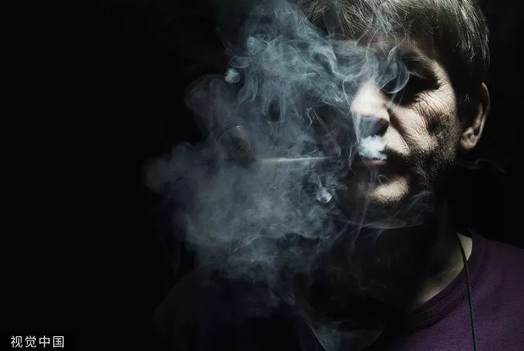 打开死者的肺,才明白有3亿人,在悄悄花钱买死