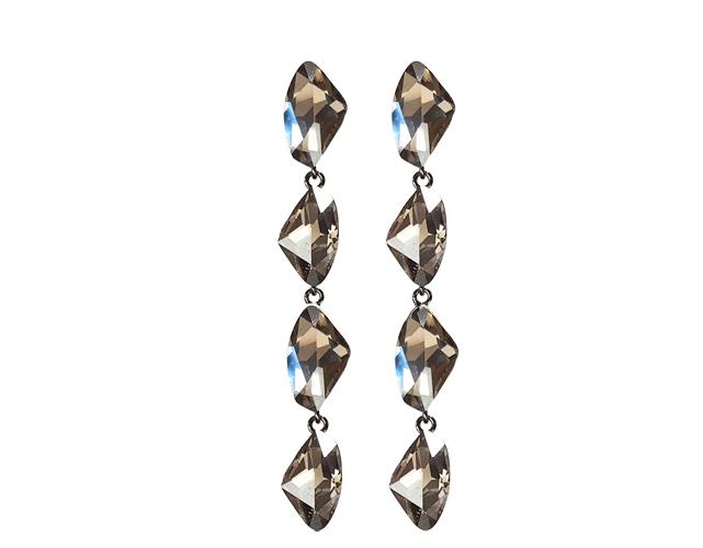 韩国百搭小黑裙的短款,韩国饰品品牌排行榜