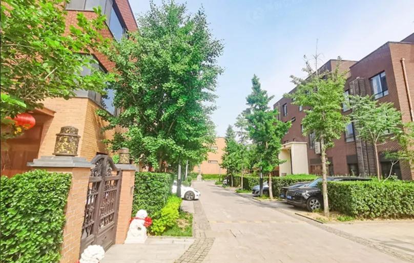 法拍房凶宅流拍四次,豪宅变迁