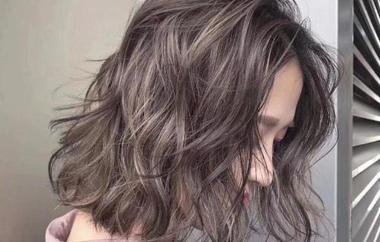 烫发后第一次洗头注意事项,第一次烫发要注意什么你都知道吗