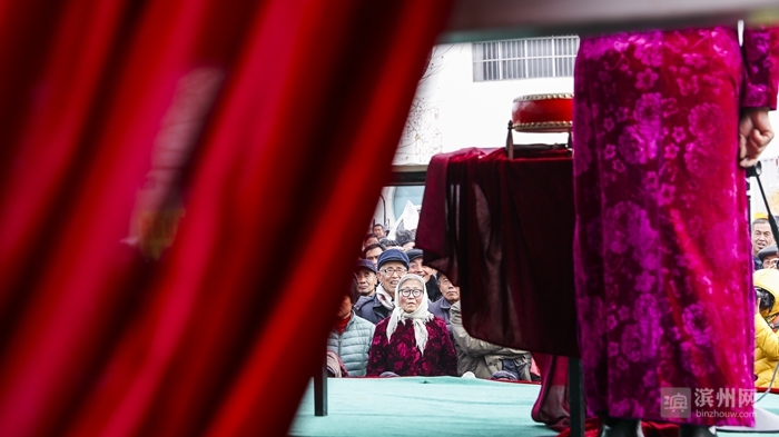 2018时光已走滨州日报90后小美摄影记者定格了您的最美