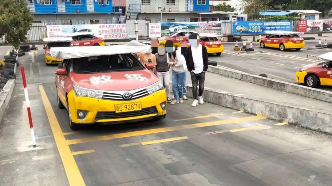 学员左右不分的搞笑教学,驾校学员左右不分