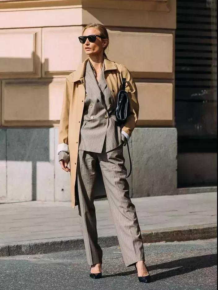 秋天买什么颜色风衣,冬天怎么挑选风衣