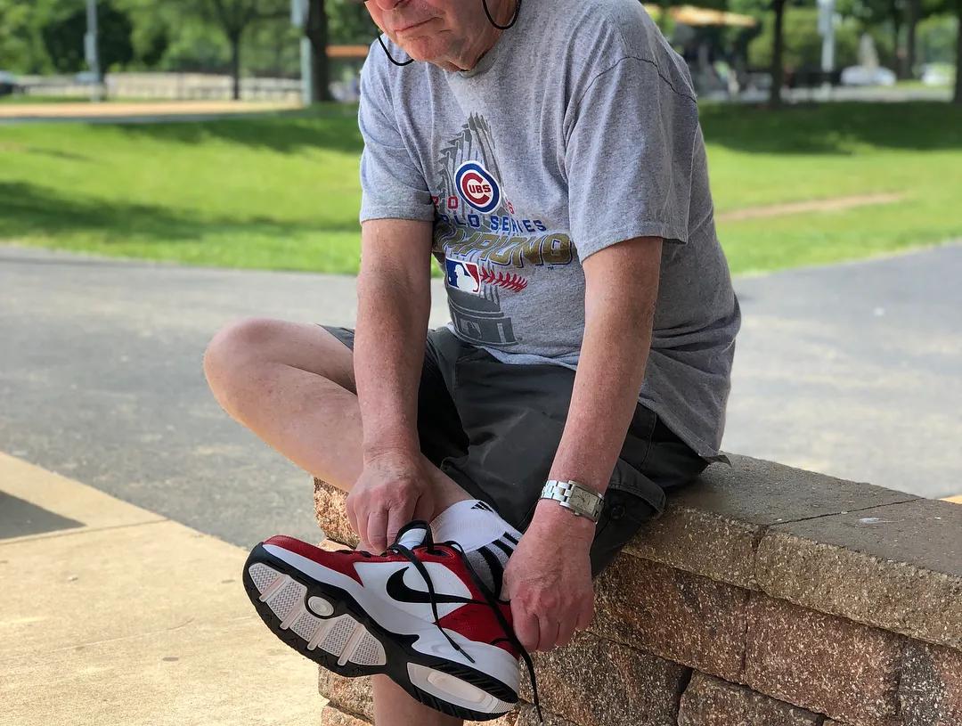 整鞋外科|这双买不到的AJ4只为纪念说唱之神2pac