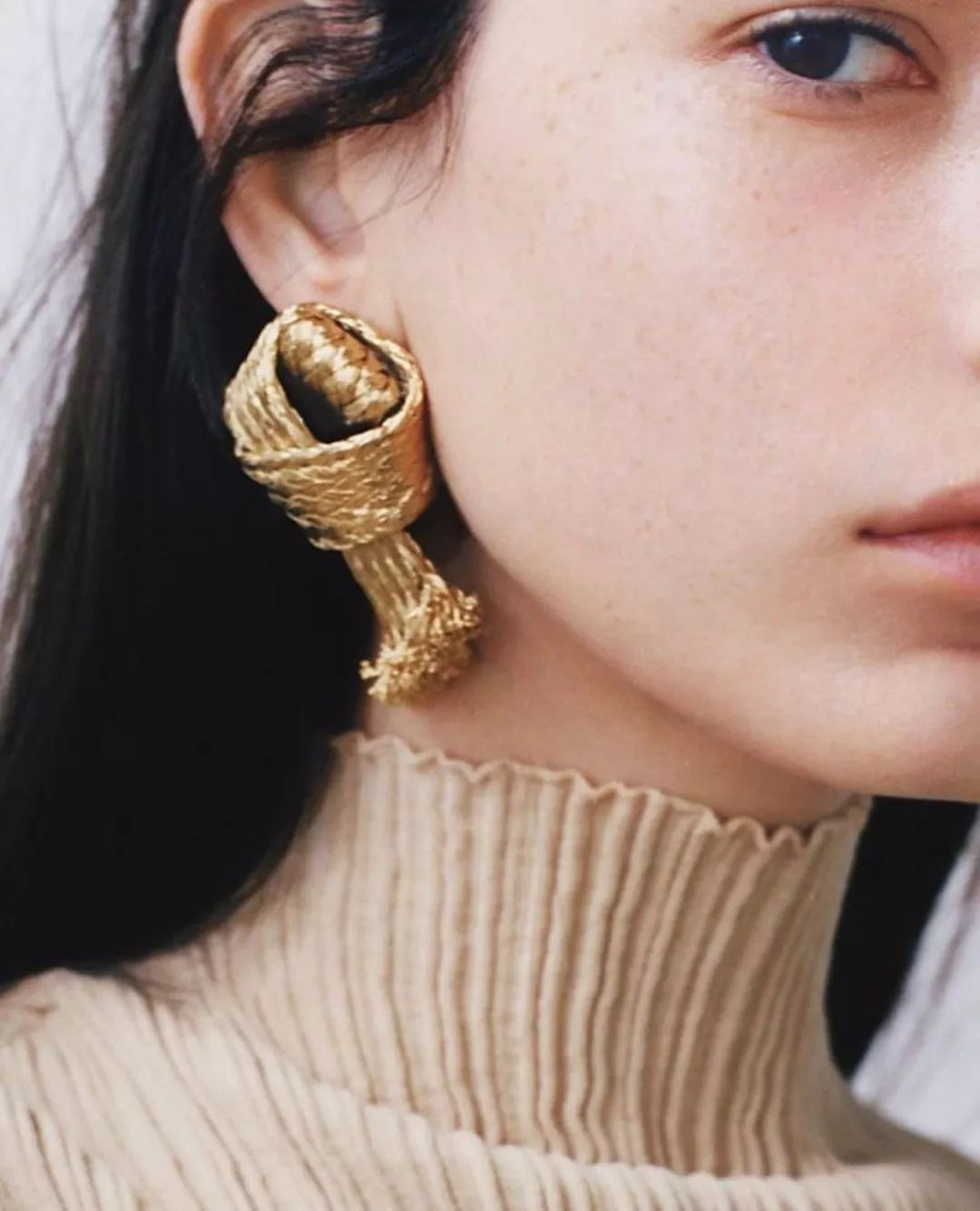 婚纱搭出时髦感｜不到百元的6件单品，手把手教给你