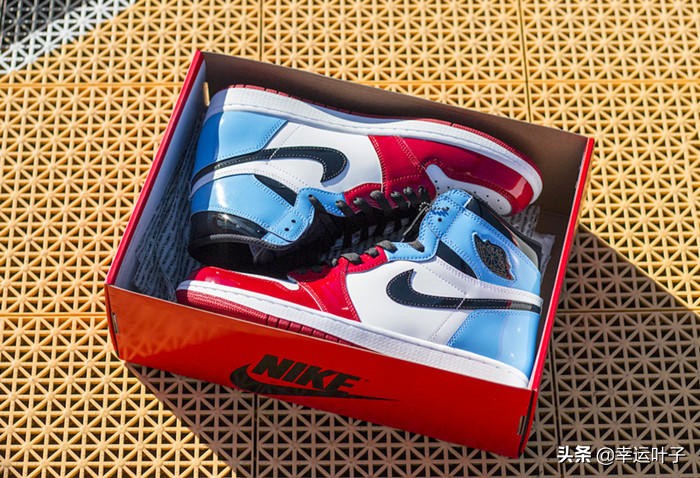 aj1警灯和黑脚趾,aj1反转警灯发售