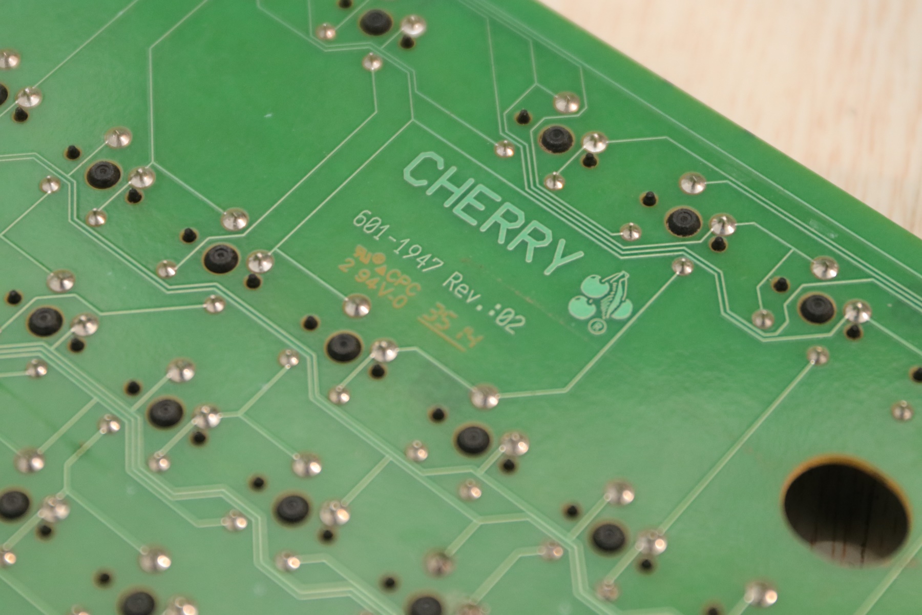 3494机械键盘,不到百元的青轴高颜值键盘