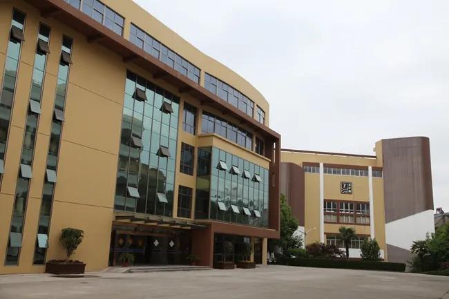 镇江实验高中在什么地方,镇江实验高中老师与学生视频