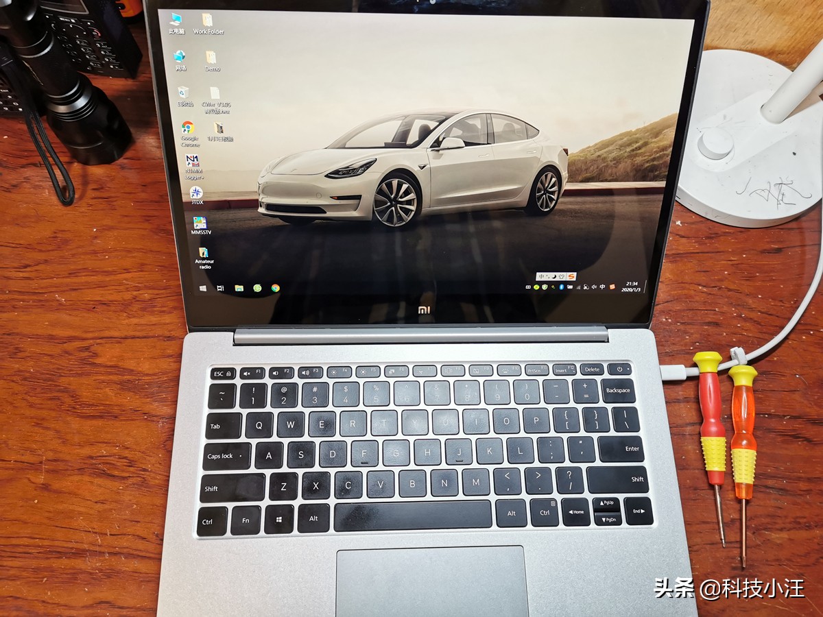 小米笔记本黑屏一秒恢复解决方法,用了几年的小米手机不经意间黑屏