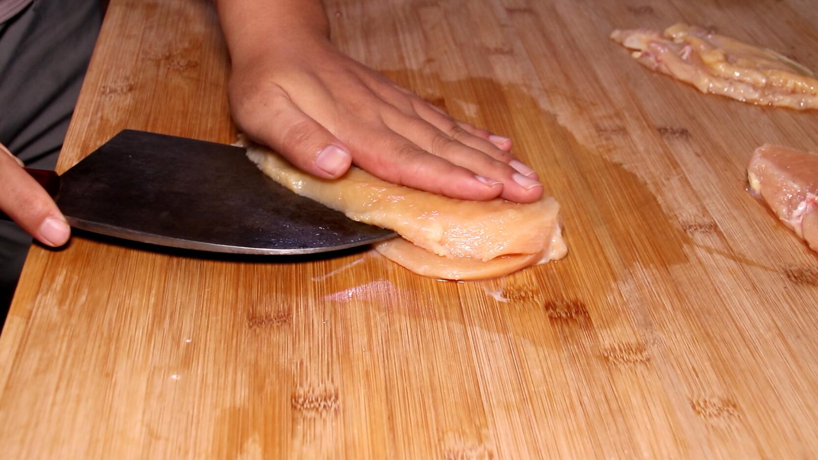 在家做孩子爱吃的炸鸡排,想吃炸鸡排视频