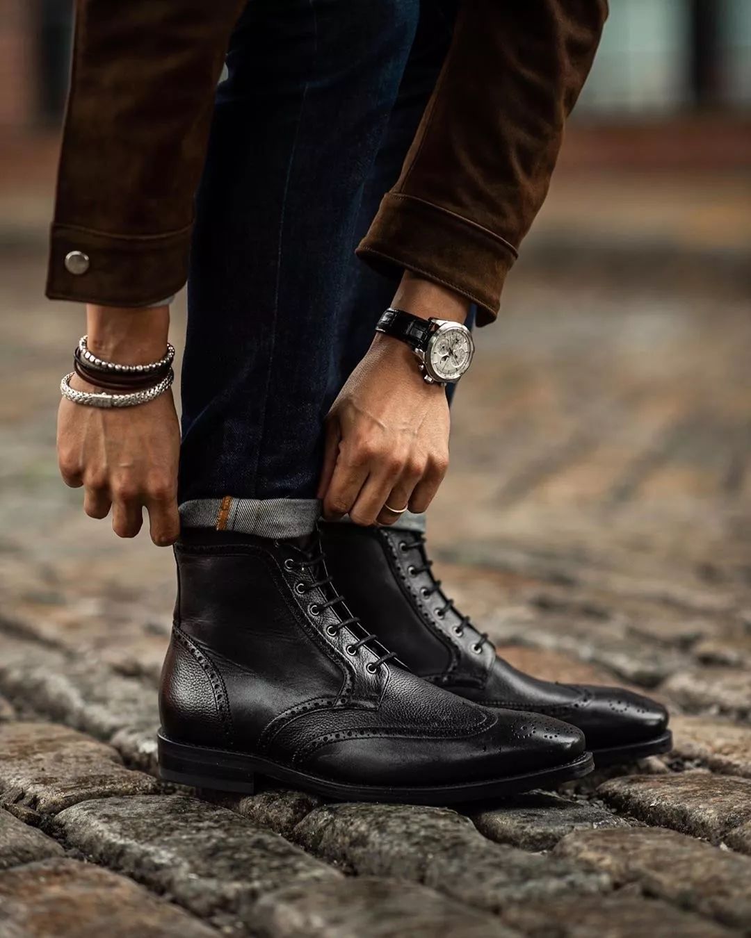 牛仔裤搭配鞋子女秋冬,秋冬怎么选牛仔裤