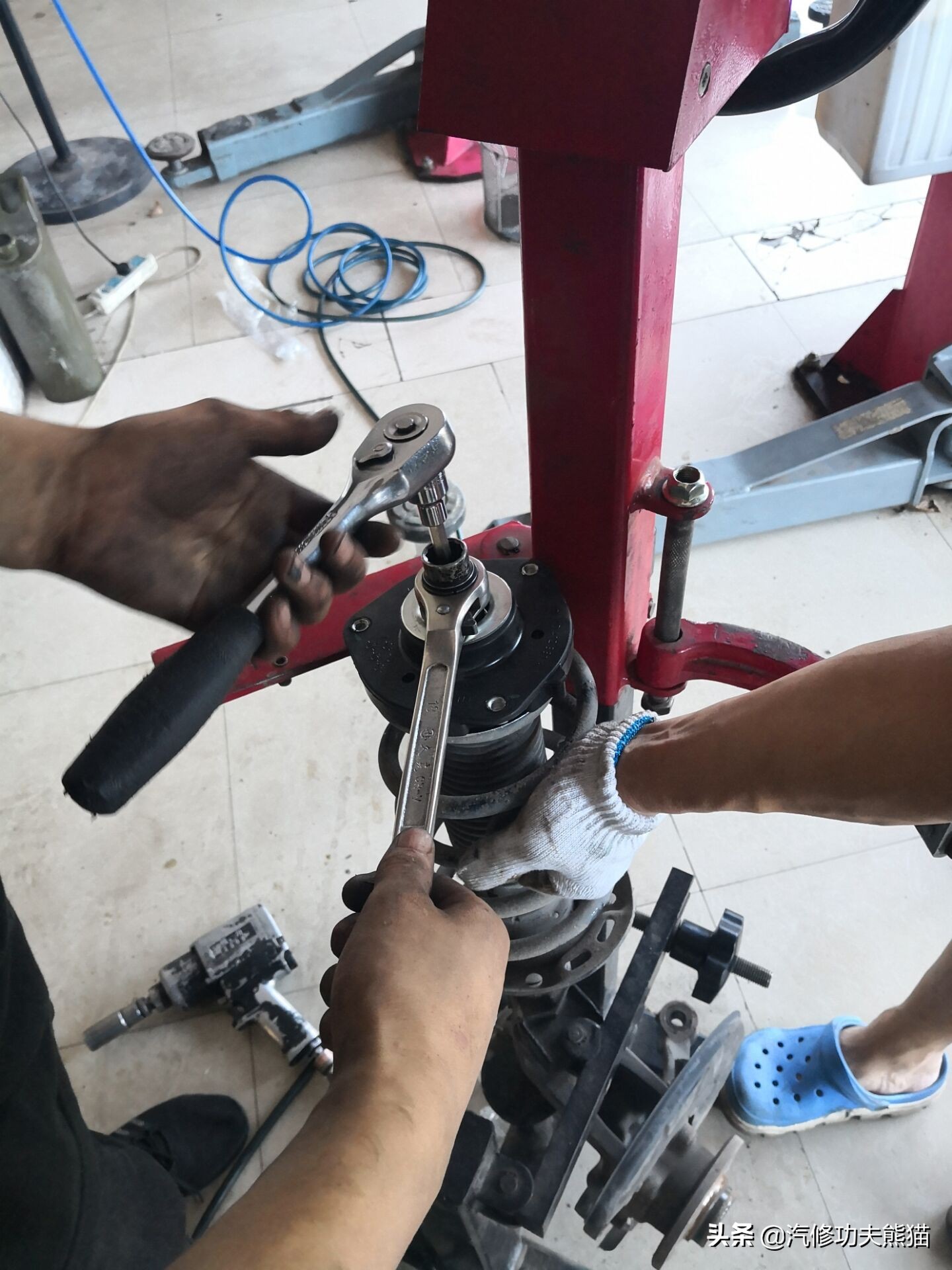 2017款途观丝绸之路1.8t烧机油吗,途观2015款1.8t四驱豪华版烧机油