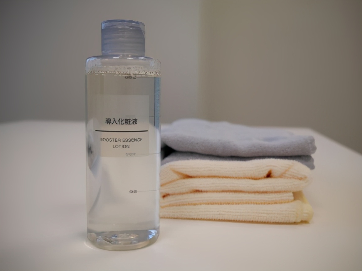 最保湿最好的爽肤水是哪个品牌,适合油性皮肤用的国际品牌爽肤水