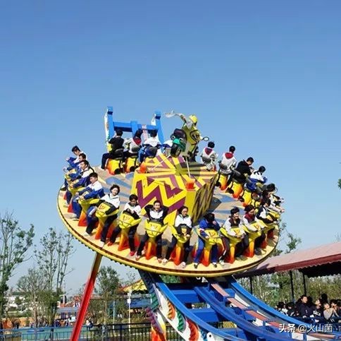 逃离高温“熔炉”，南方的夏天就该玩雪