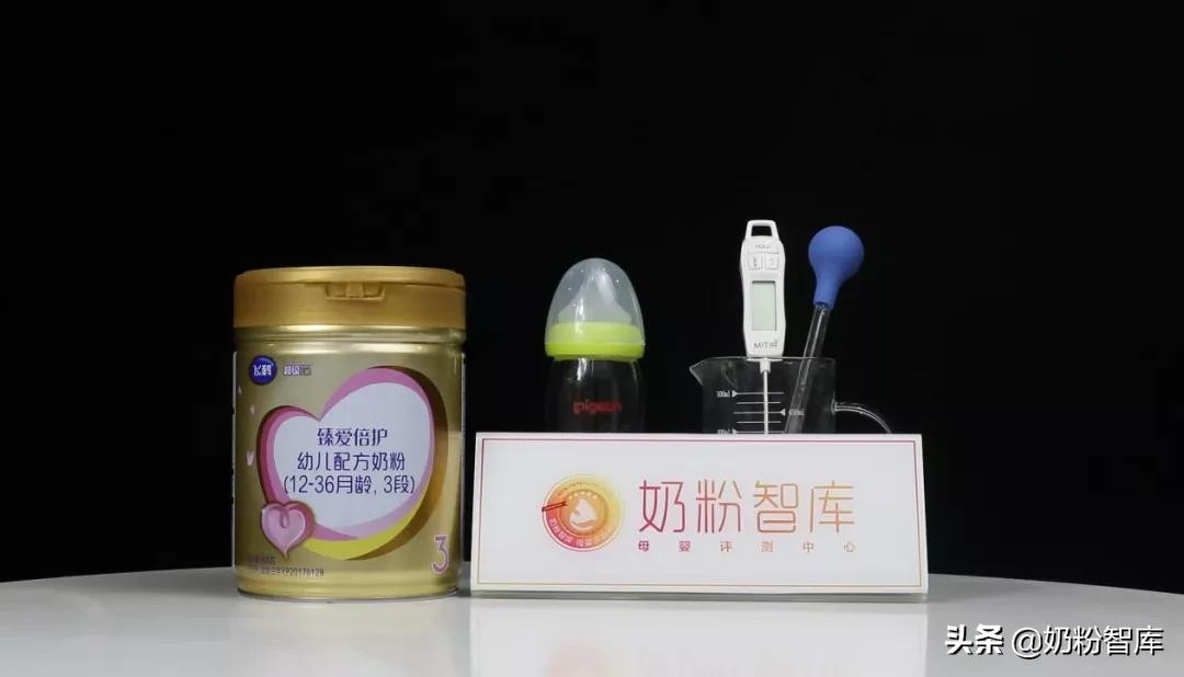 冲完奶粉后奶瓶上有黄色的结块,冲完奶粉奶瓶上挂壁有小颗粒