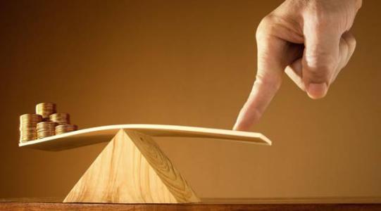 卖个烤猪蹄配方月赚百万,夜市摆摊卖50个烤猪蹄能赚多少钱