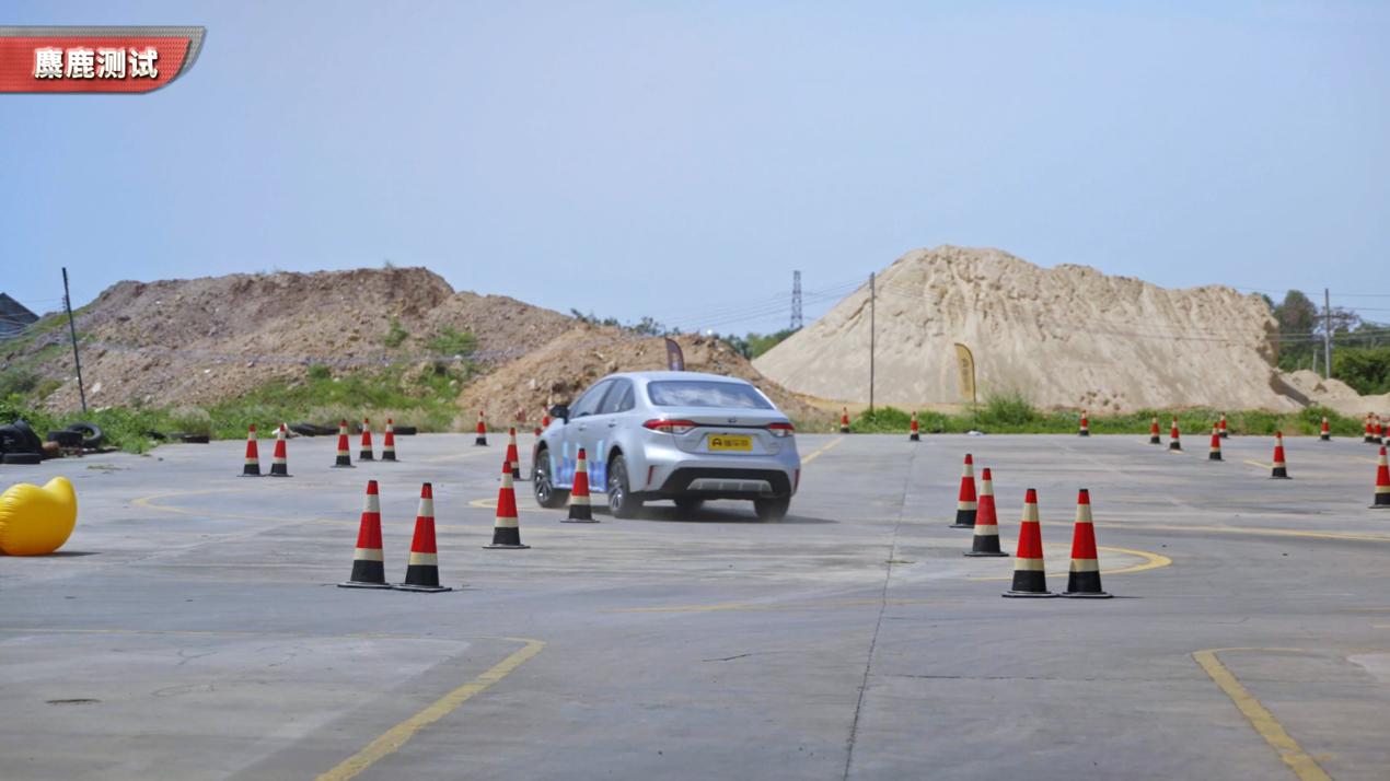 丰田雷凌双擎耐用度视频,丰田雷凌开不坏的车