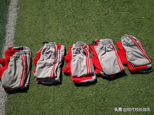 走向操场，“趣”跑步，“趣”踢球——尖草坪区恒大名都小学