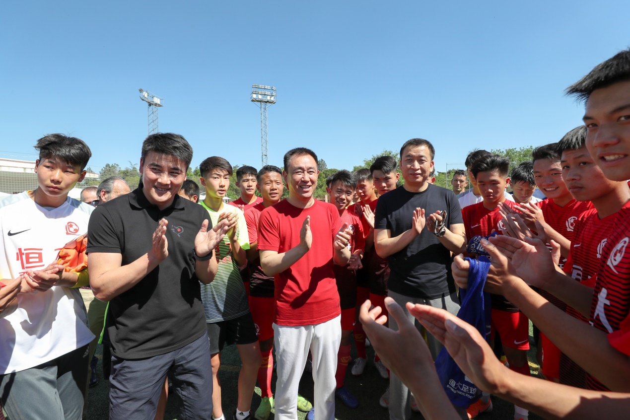 张近东许家印比赛,许家印谈恒大足球青训