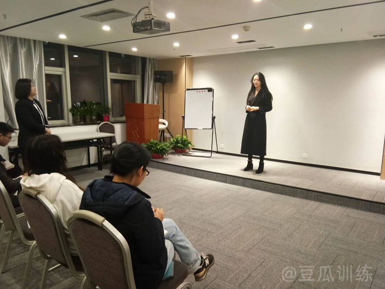 开会说话紧张恐惧怎么克服,一上台就紧张说话颤抖怎么克服