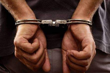 家人吸毒被拘留我们应该怎么做,如果被人故意吸毒品怎么办