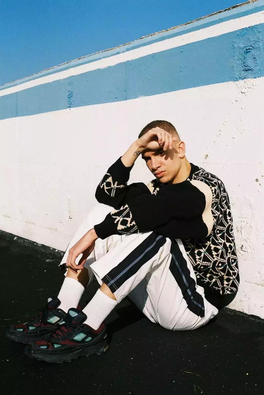 潮爆了｜冬天羽绒服穿腻了，可以试试这种复古运动风