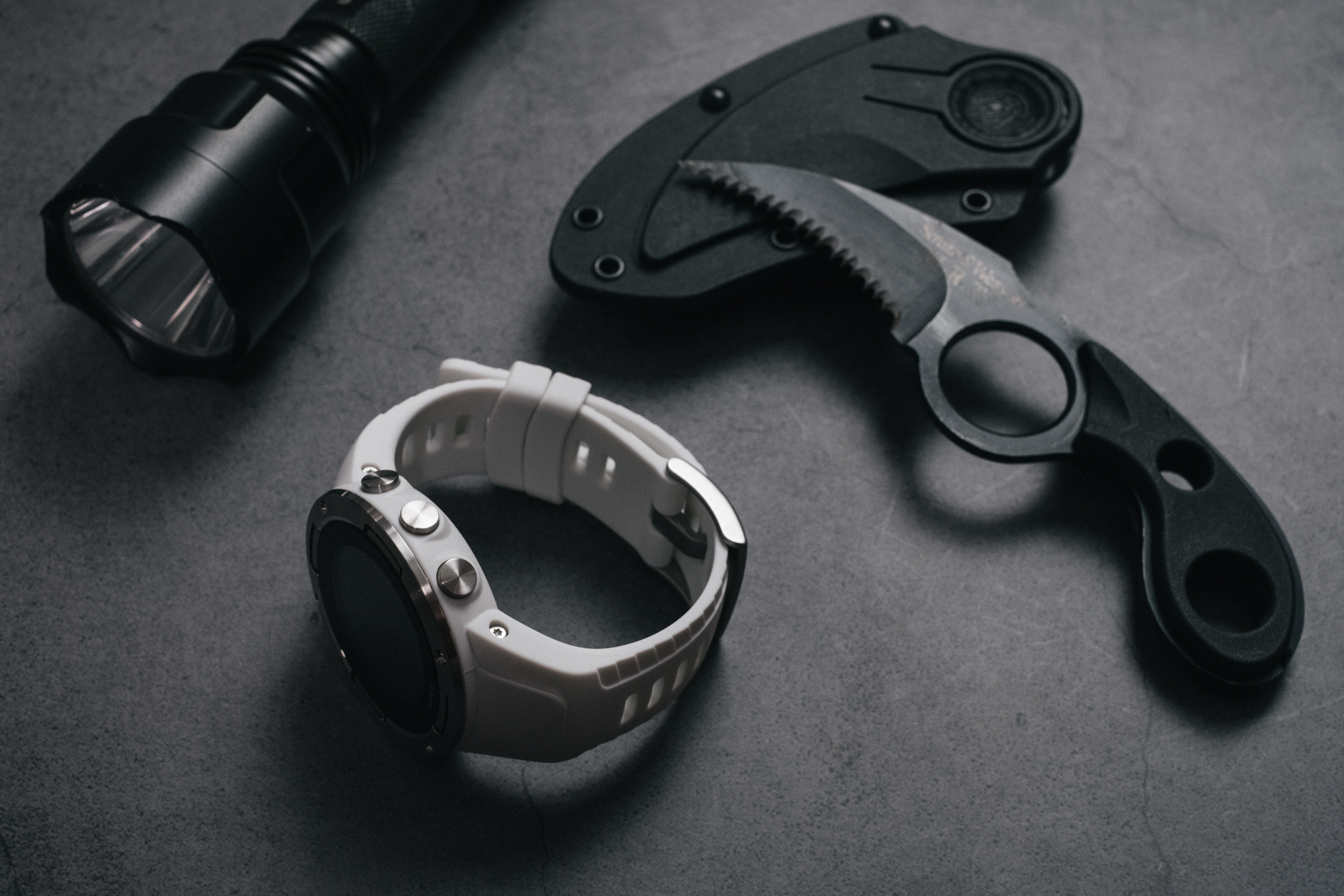 颂拓5黑白限量,颂拓suunto5智能运动手表