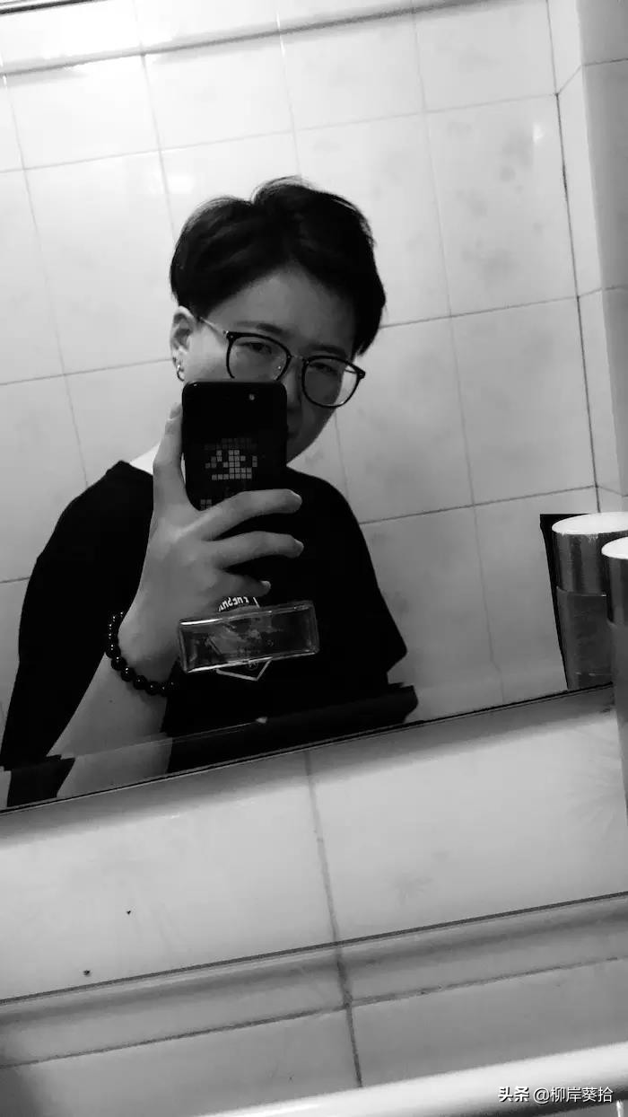 一个柳岸葵拾，串联着L君与小青青的爱与恨，情与怨