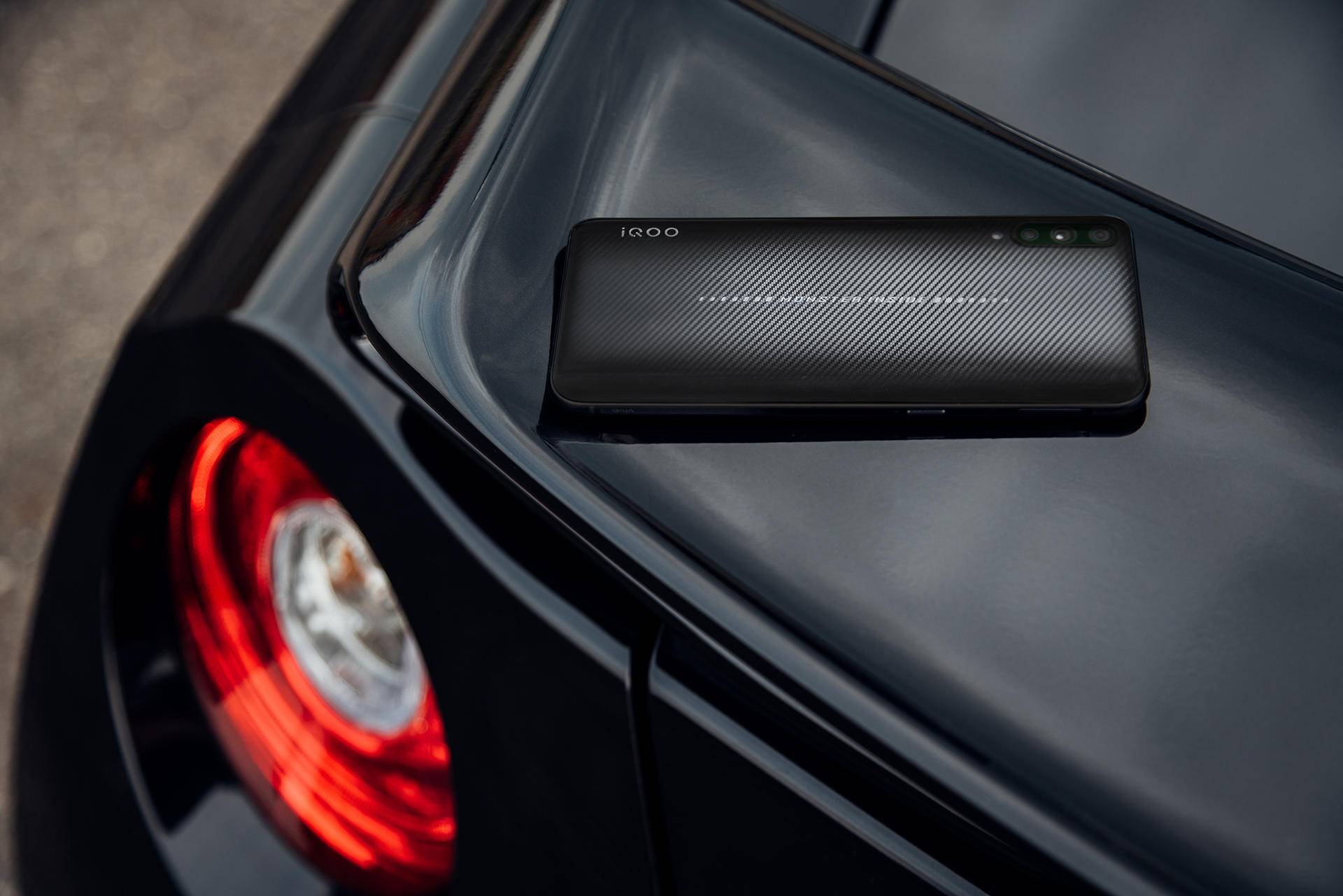 iqoo电光蓝和黑武士,iqoo武士黑与竞速黑