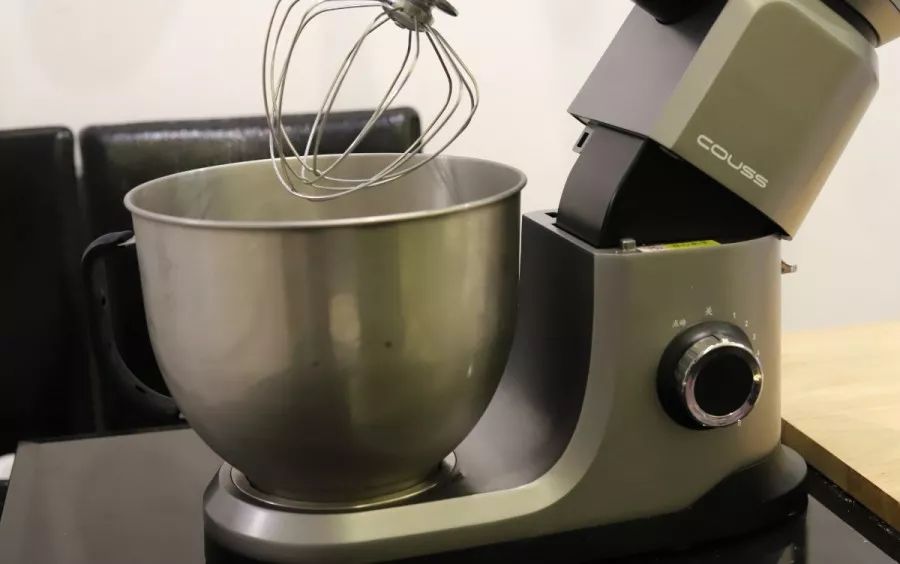 生日蛋糕简单不用烤箱,又简单又漂亮不用烤箱的生日蛋糕