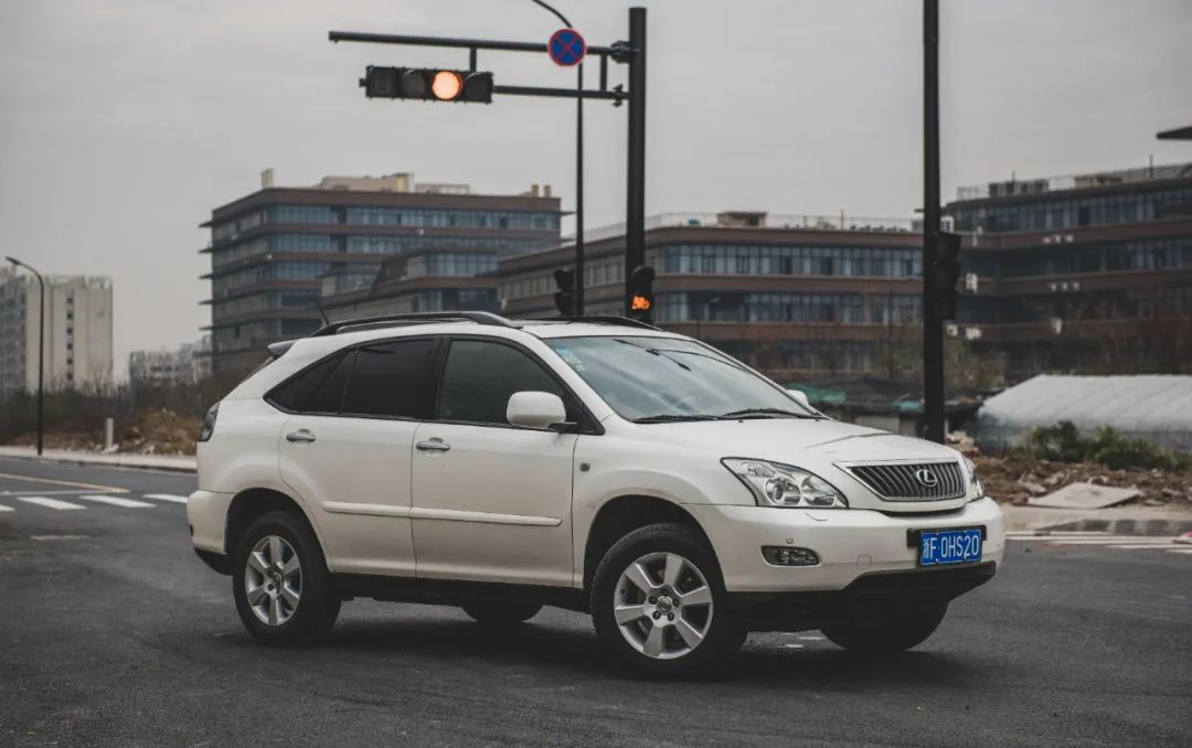 为什么要买百万级别的车,有没必要再买个破车