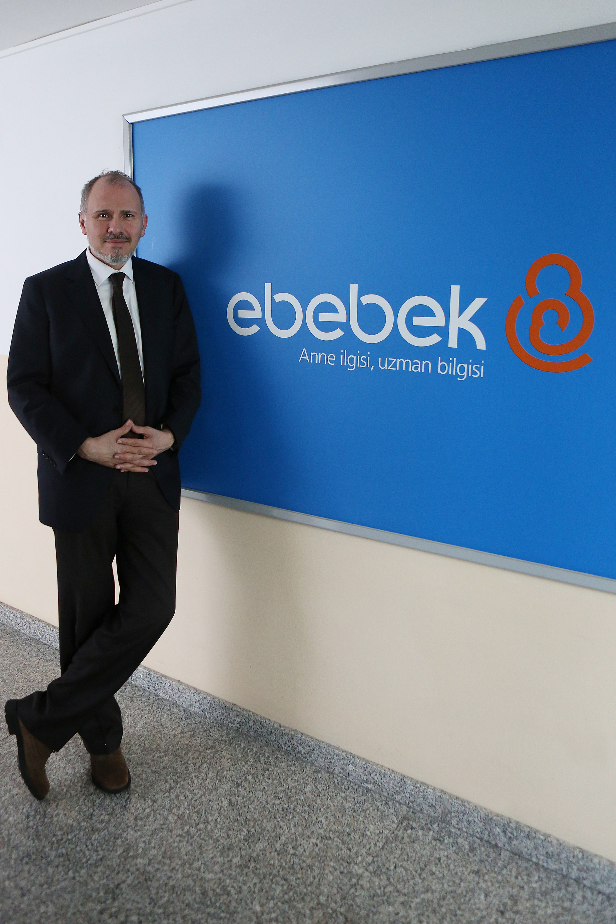 阿里巴巴敲钟的8个人,阿里巴巴敲钟人在哪里