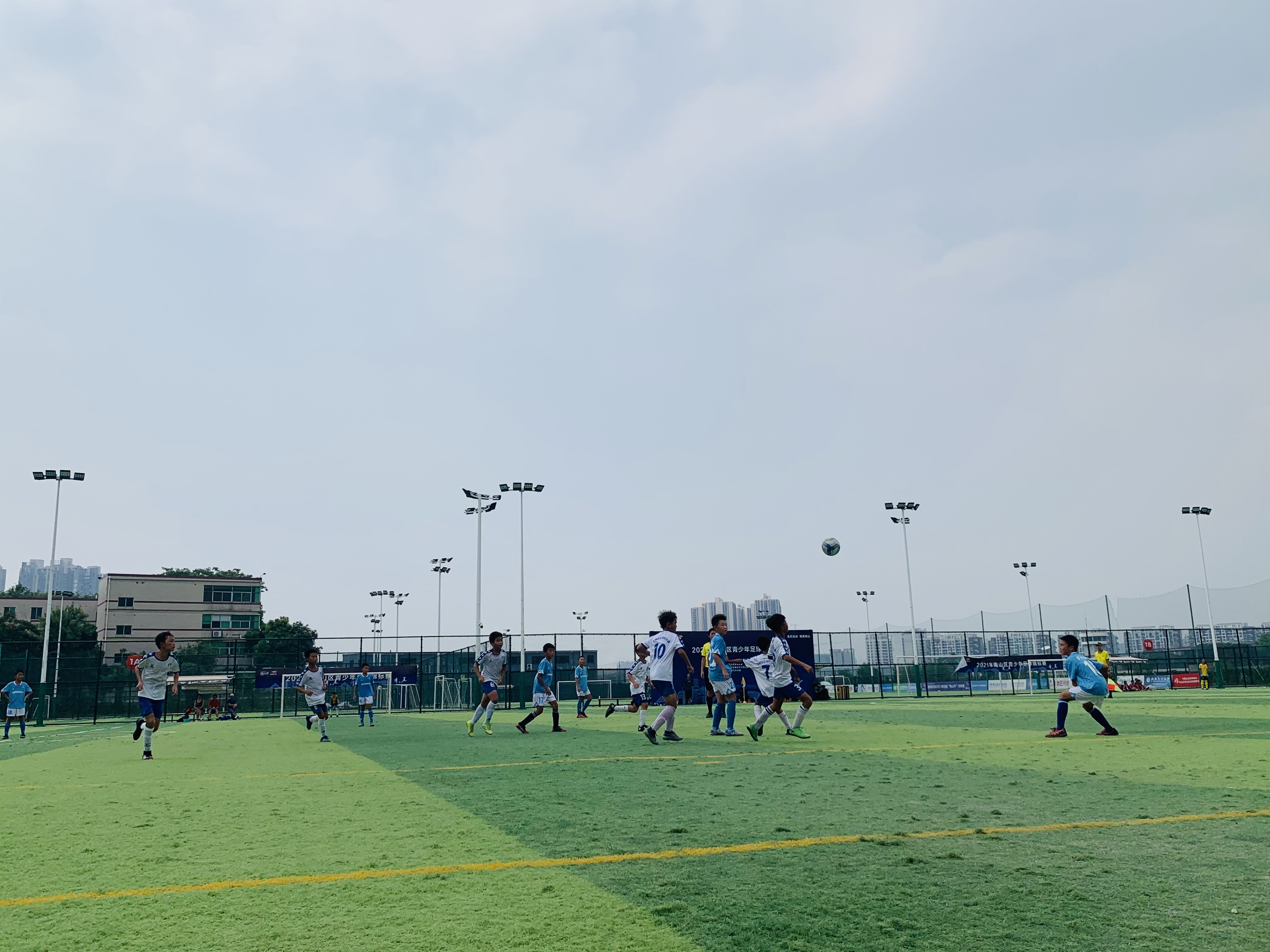 南山区青少年足球锦标赛落幕，240余足球小将展现“射门”风采