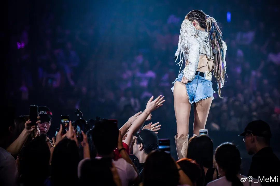 和49岁的她比，流量们的努力好廉价