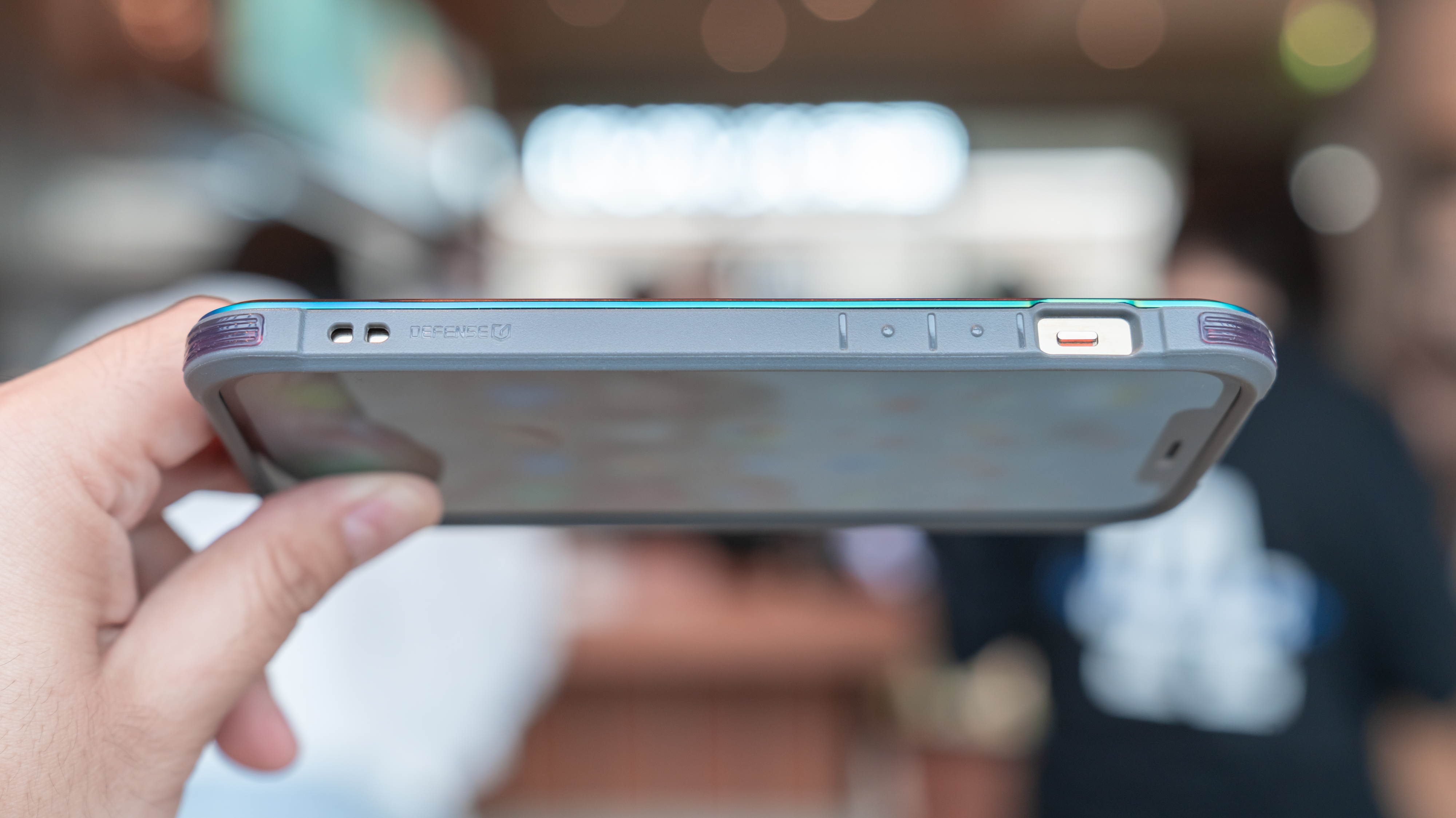 能让AppleCare+都赚不到钱的Defense决色小彩壳到底有多能摔？