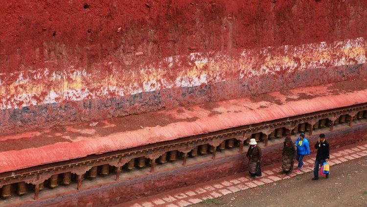 阿里大北线之穿行 (走过大北线的阿里巴巴)