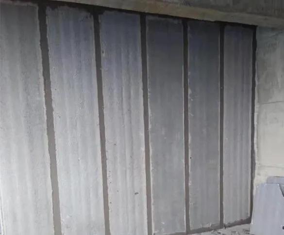 地下室墙面返潮发霉怎么解决,墙面反碱发霉掉皮是怎么回事