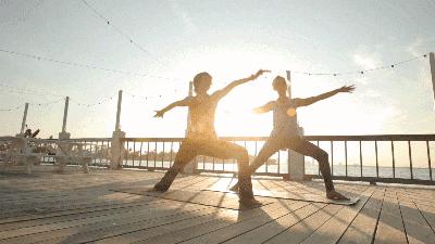 孕后期腿抽筋手腕疼什么原因,怀孕后期手麻腿抽筋是怎么回事