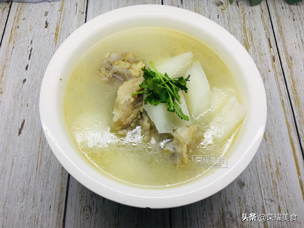 在家做牛骨汤底,做家常牛骨汤放什么佐料