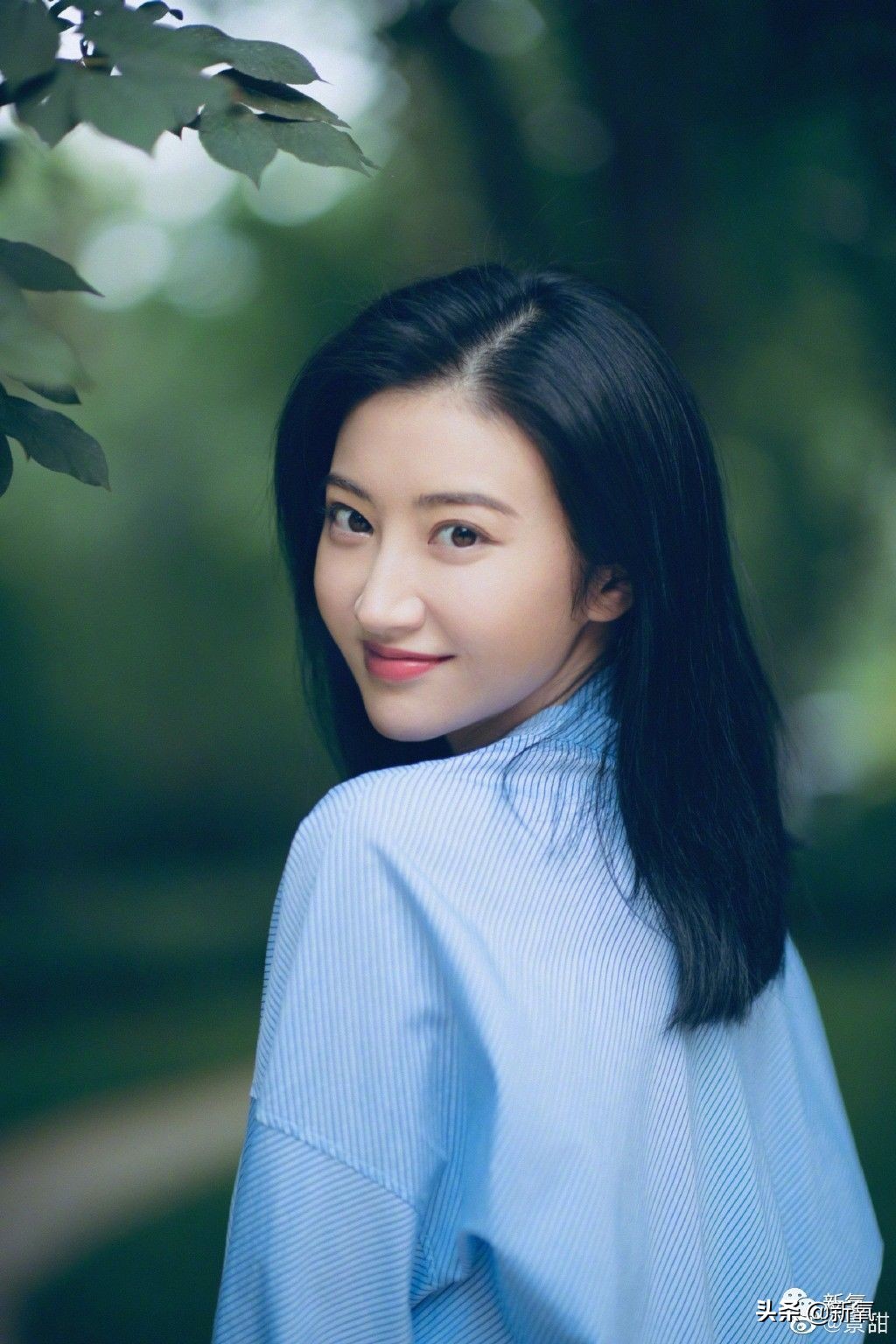 景甜修复后的双眼皮多宽,景甜修复之后的双眼皮是多宽