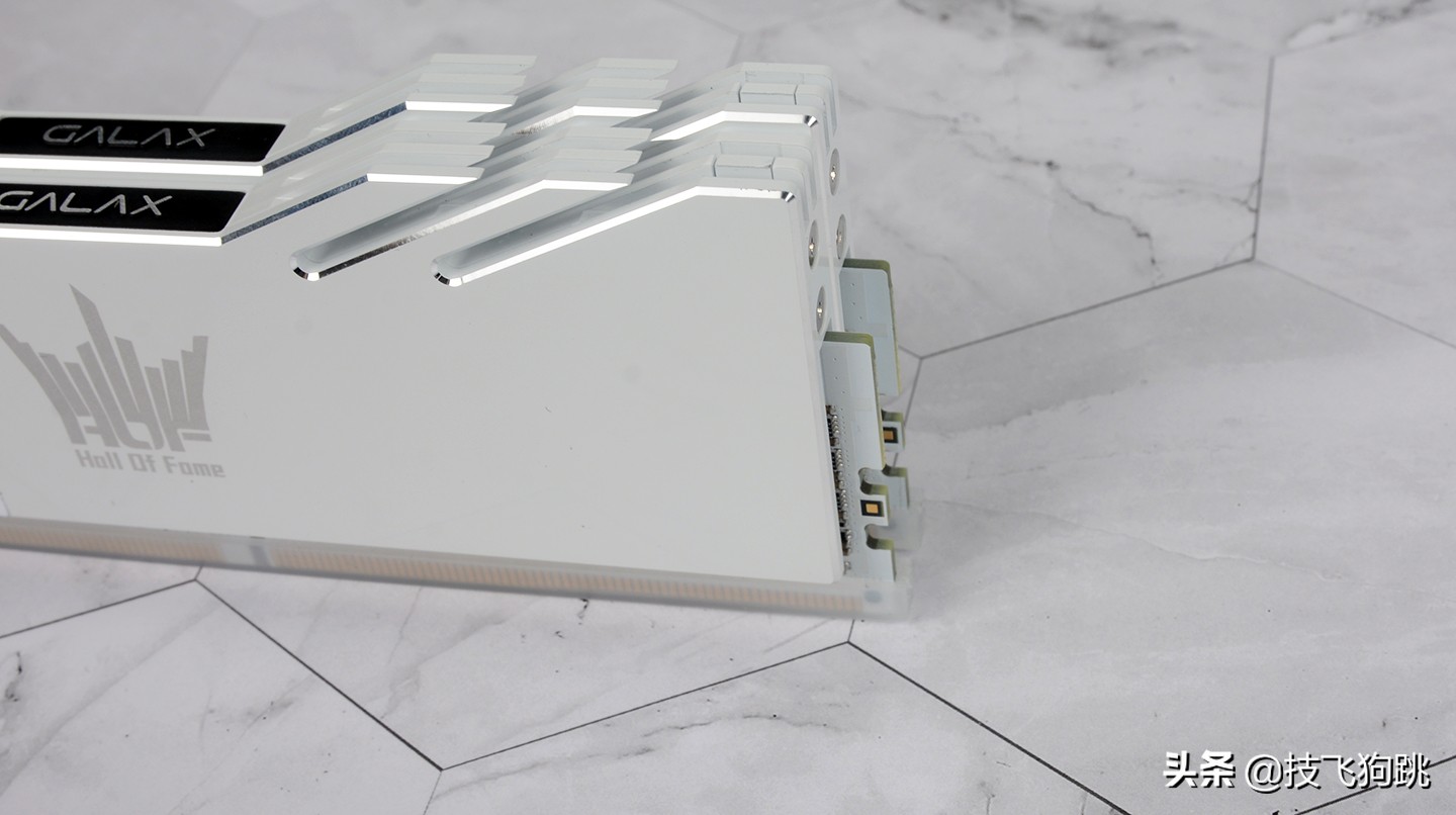 同样的ddr4豁口不一样,同样是ddr43600为什么跑分差很多