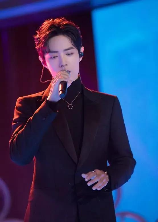 肖战的衣品是自己搭的吗,肖战衣品高清图片