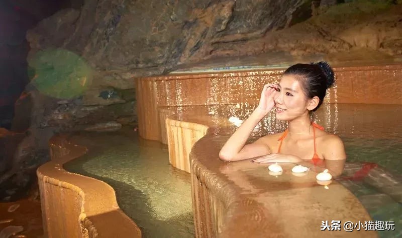 全世界最美的溶洞温泉,很美的天然溶洞温泉