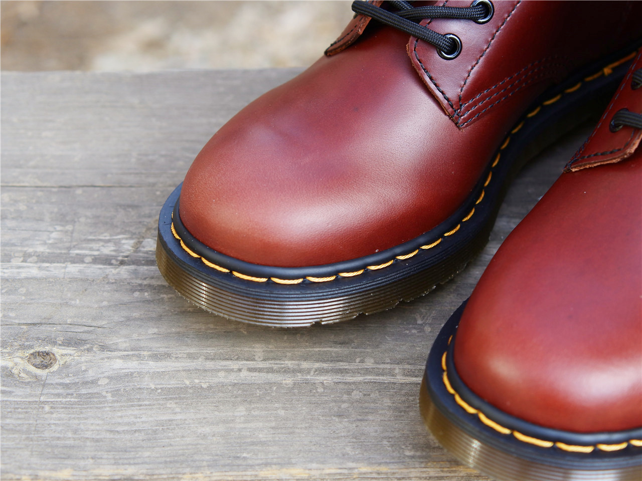 冬季马丁靴酷帅穿搭,新款口袋马丁靴简单大气舒适百搭