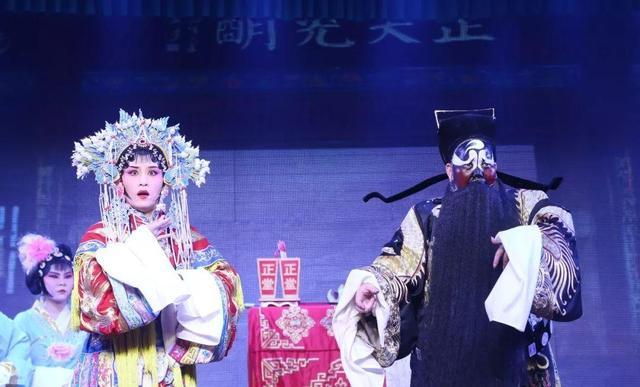 对仗工整的5副戏台对联，构思精妙，才情无边