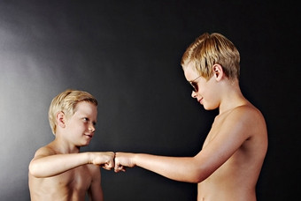 孩子性早熟的初期表现有哪些？儿科医生告诉您如何判断！