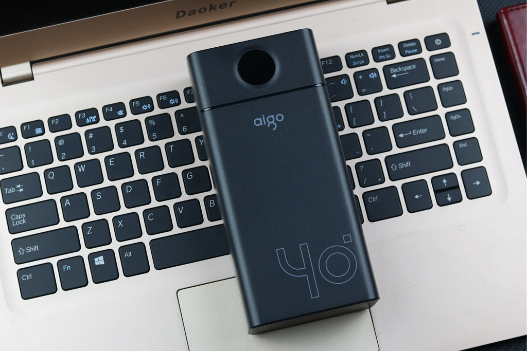 充电宝户外移动电源军用,aigo充电宝v300